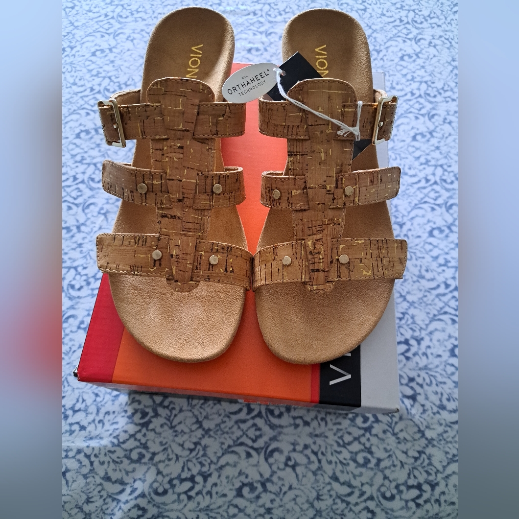 Vionic Gold Cork Sandals Brand New Size 9m